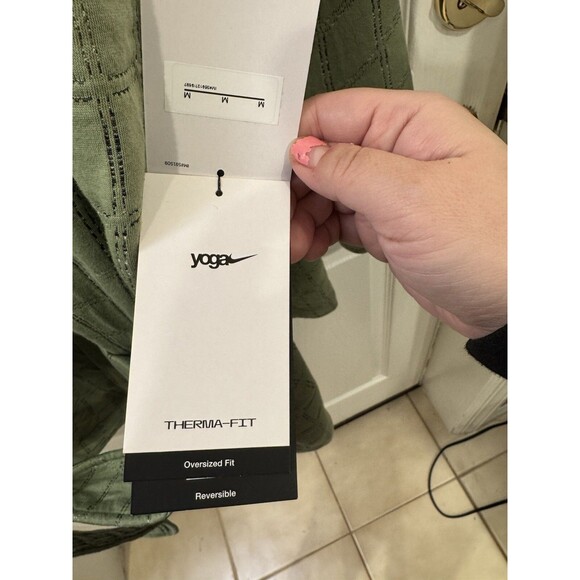 NWT Nike Yoga Therma-FIT Luxe Sz M Reversible Kimono Wrap Jacket Green Oversized - Picture 8 of 11